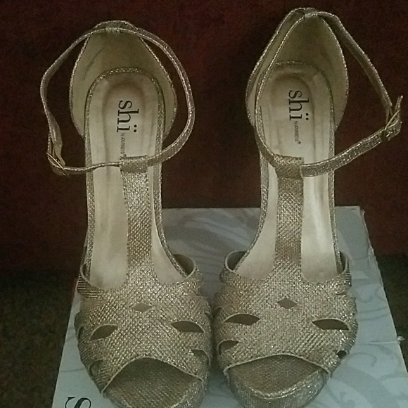 Shoes - Picture 2 of 2